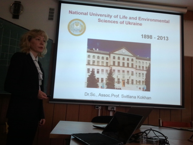 Dr. Sc. Prof. Svitlana Kokhan przedstwiając działania Uniwersytetu Narodowego Życia i Środowiska z Ukrainy